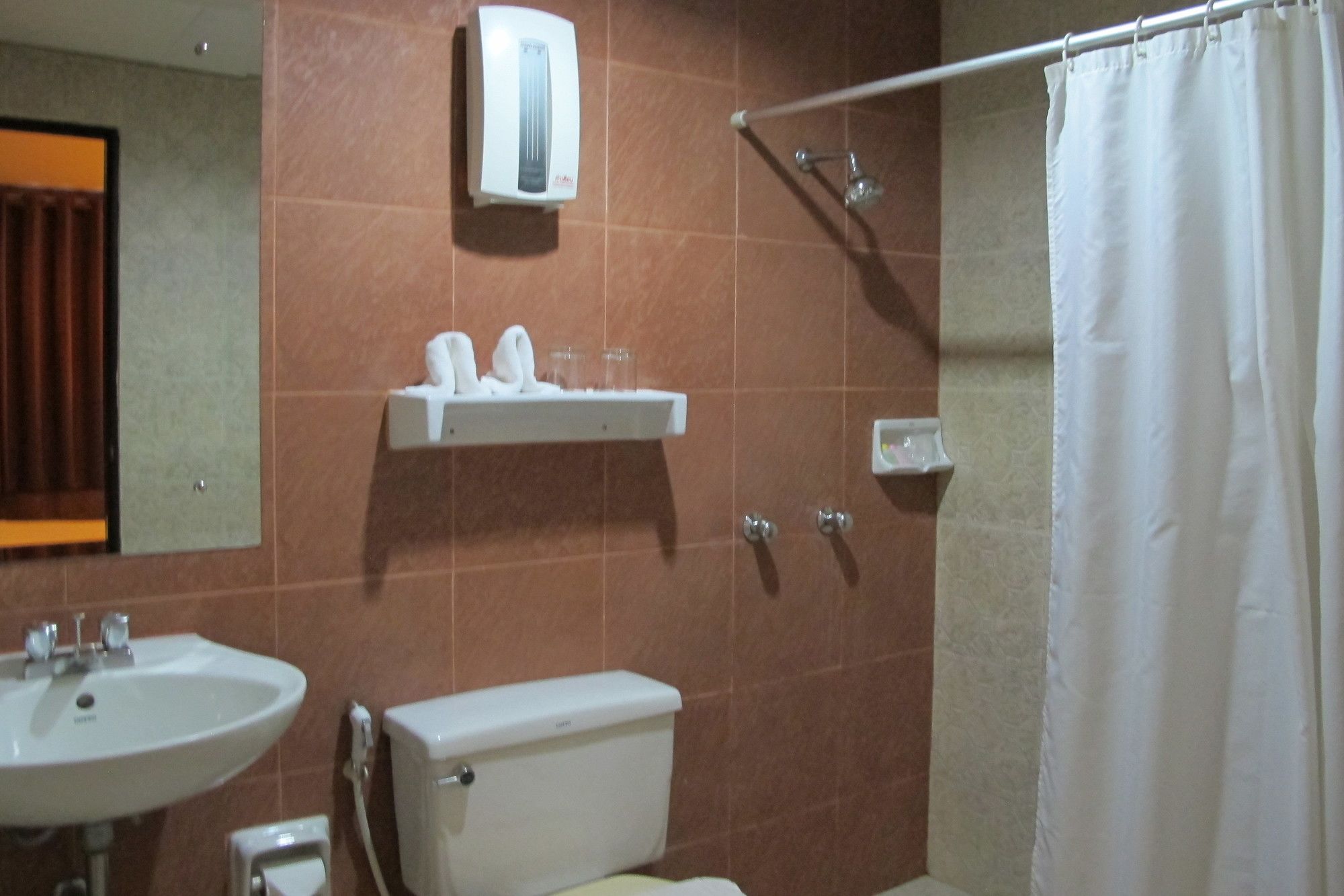 Travel Lodge Suriwongse