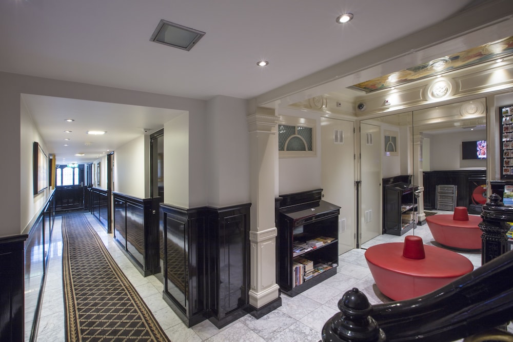 Dutch Masters Apartments