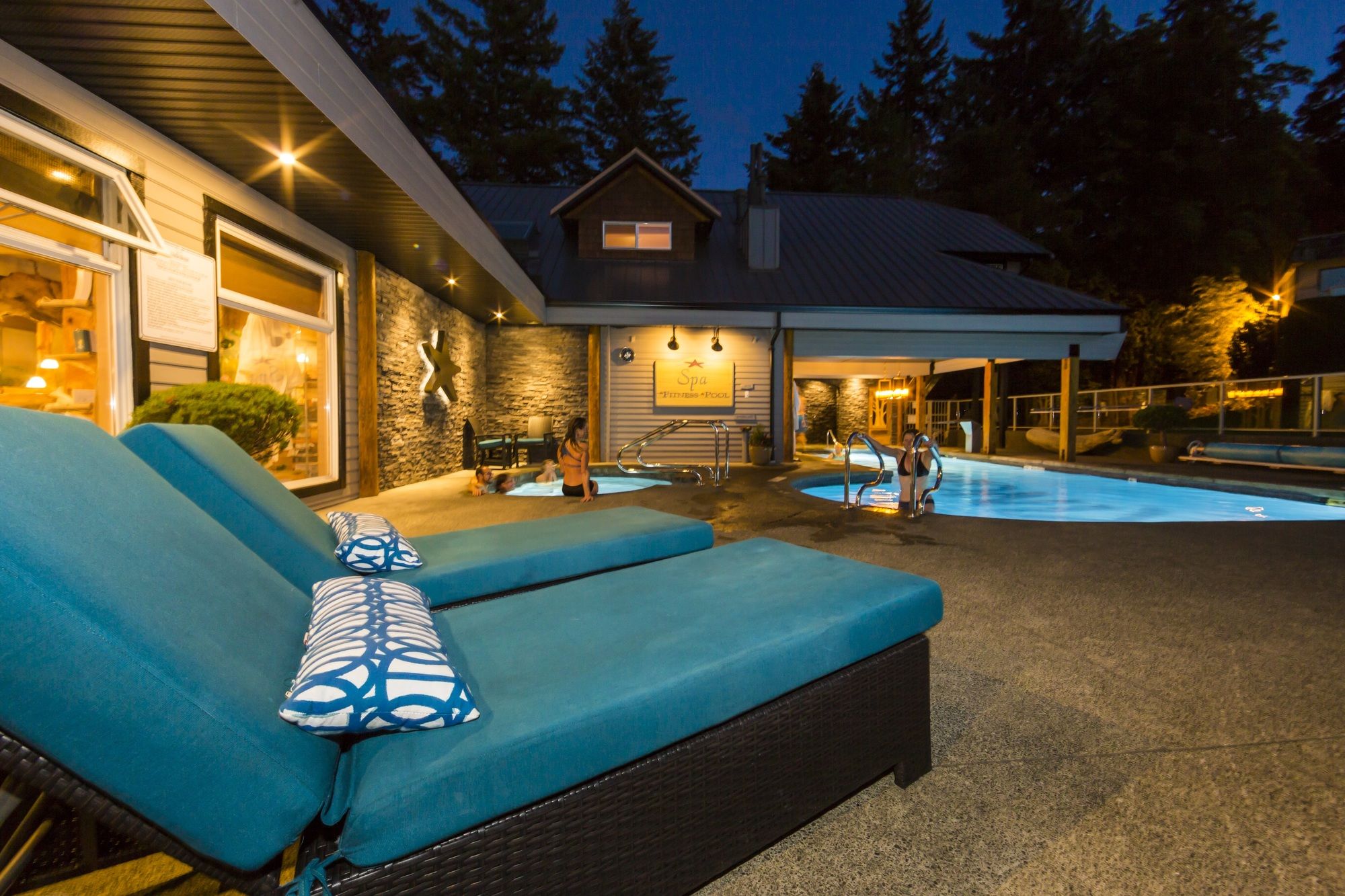 Kingfisher Oceanside Resort and Spa