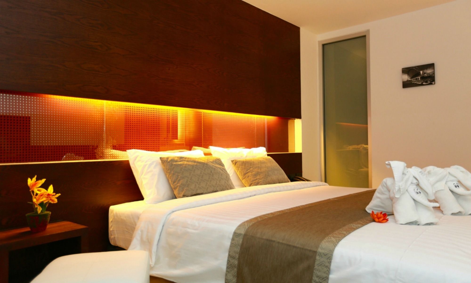 The Bangkok Airport Link Suite