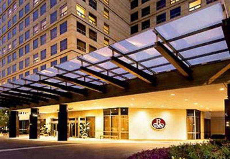 Renaissance Suites Chicago O'Hare