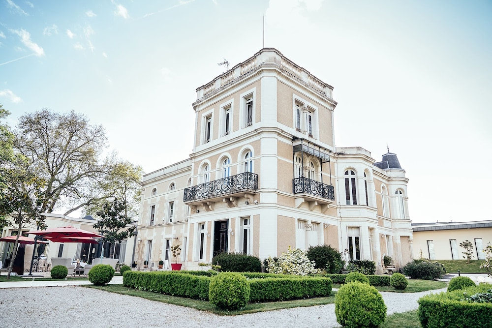 Chateau Du Clos De La Ribaudiere