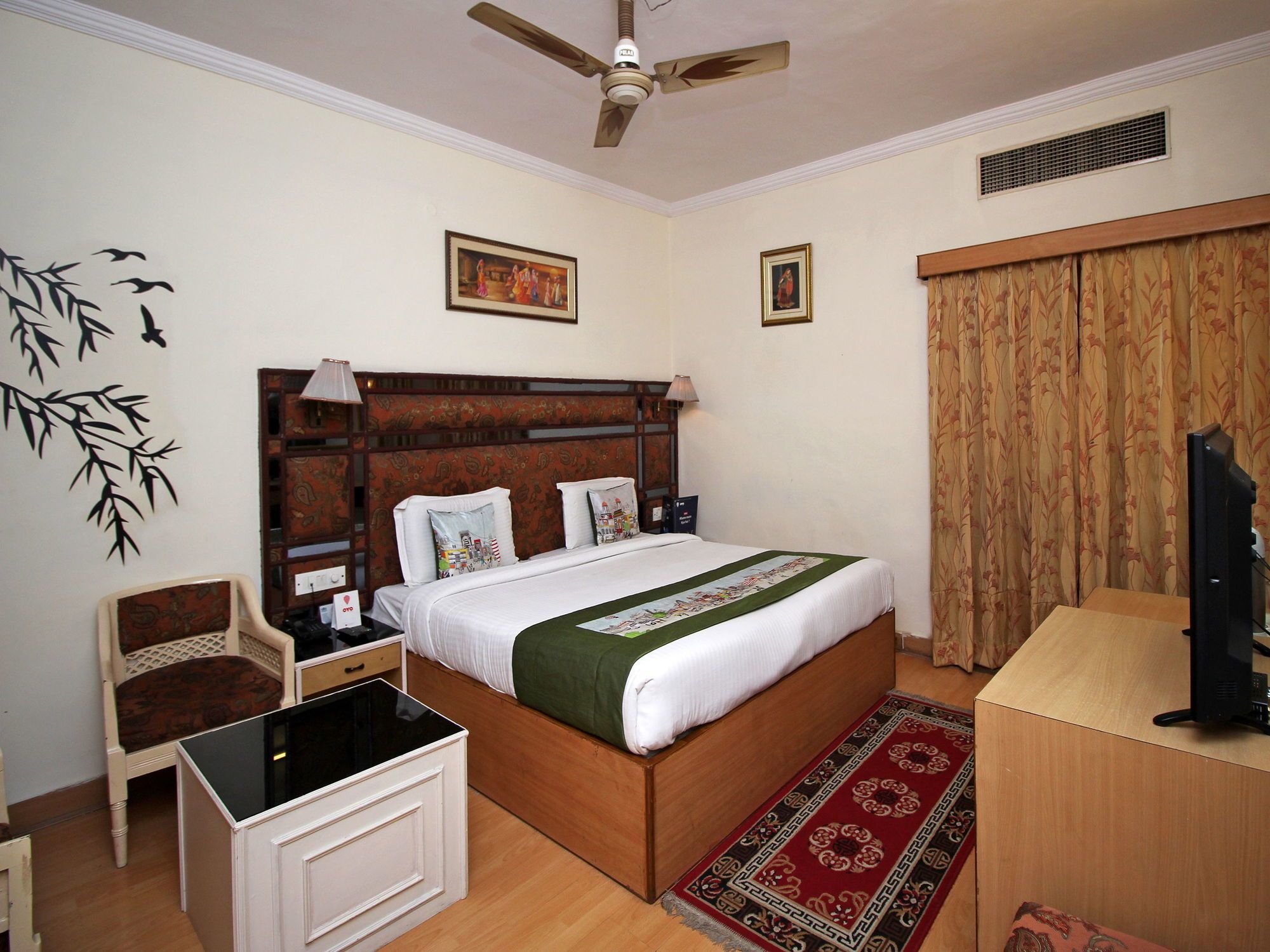 Hotel Neelam by OYO Rooms