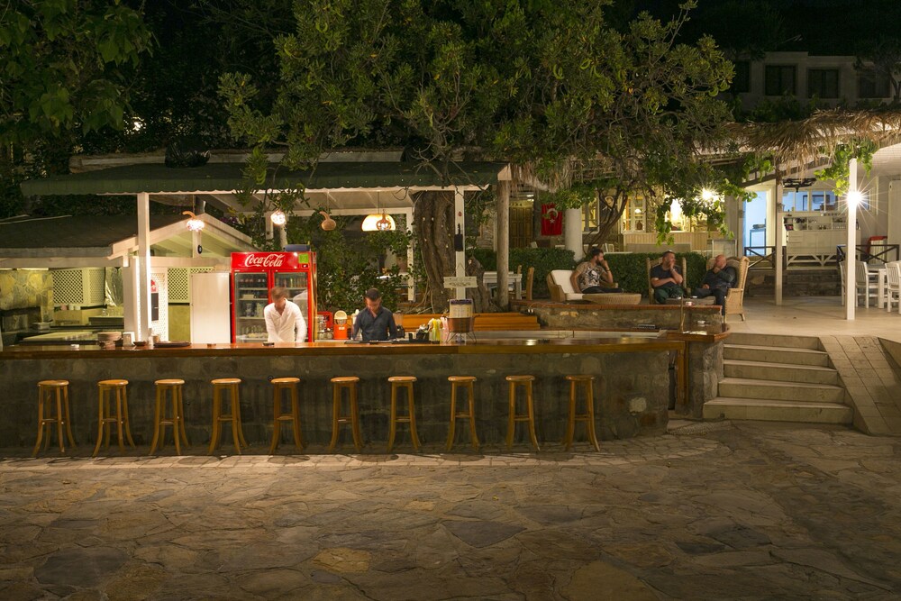 Karianda Hotel