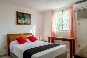 Capital O Farallon Inn