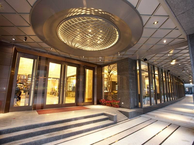 S Aura Hotel
