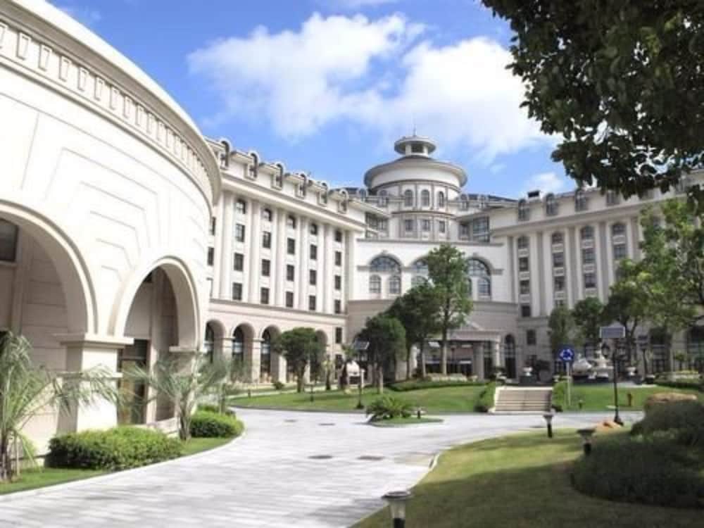 Lingang New Century Hotel Shanghai