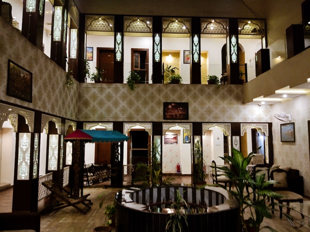 Hotel Sri Omkar Palace