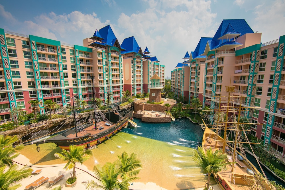 Grande Caribbean Condo Resort Pattaya by Narintorn
