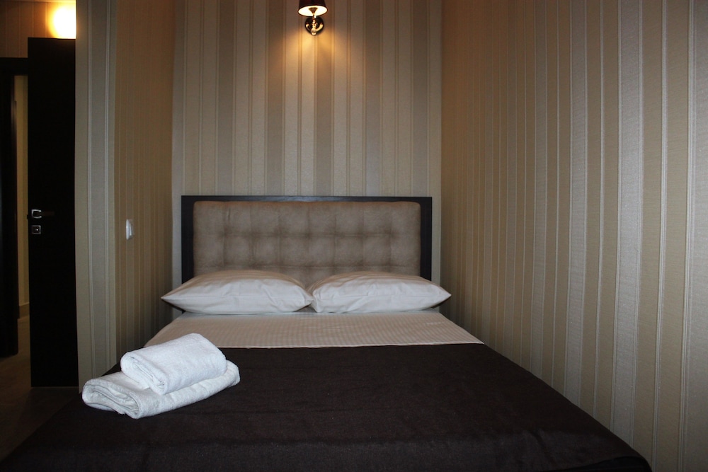 Hotel Verhovina - Hotel complex on Okrujnaya