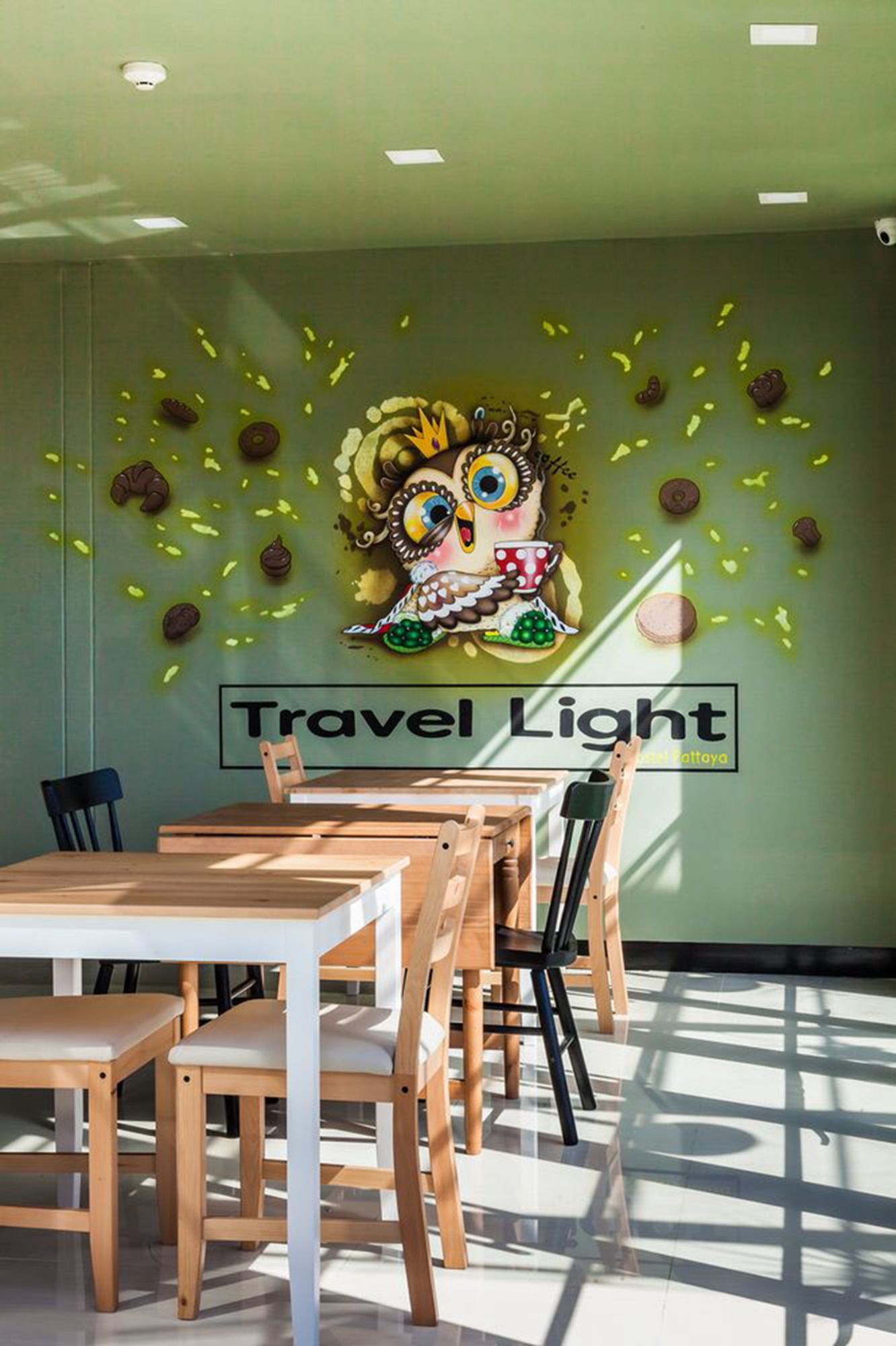 Travel Light Hostel