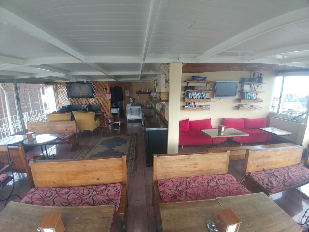Antique Hostel