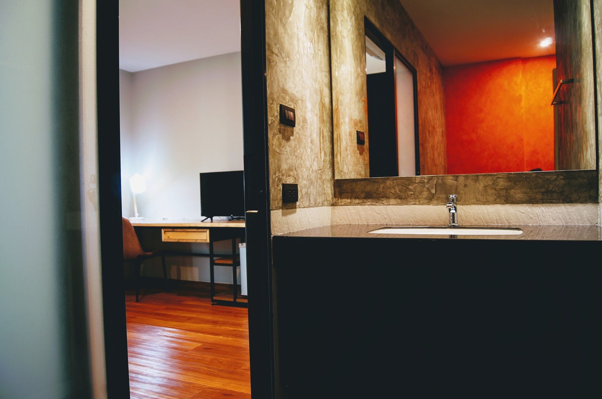 Zleepmotion Bangkok by ZEN Rooms