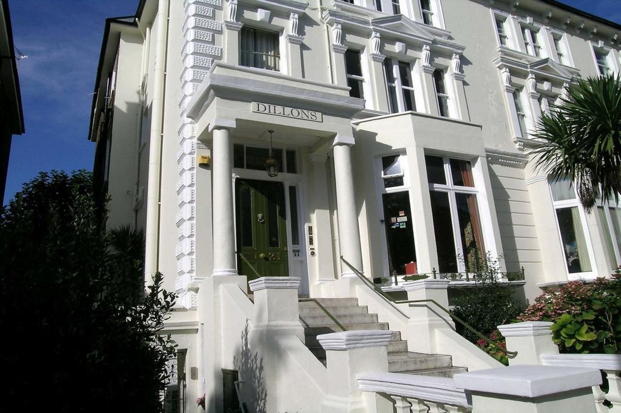 Dillons Hotel - B&B