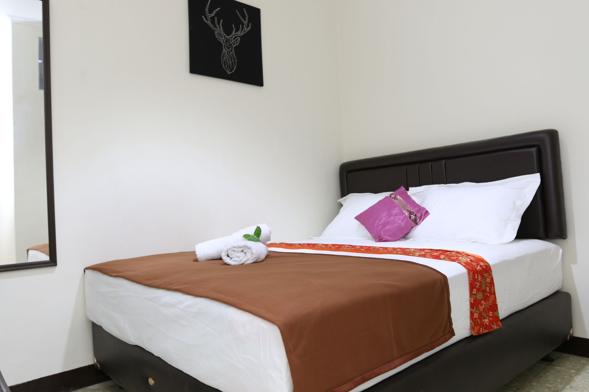 Bantal Guling Braga Guesthouse