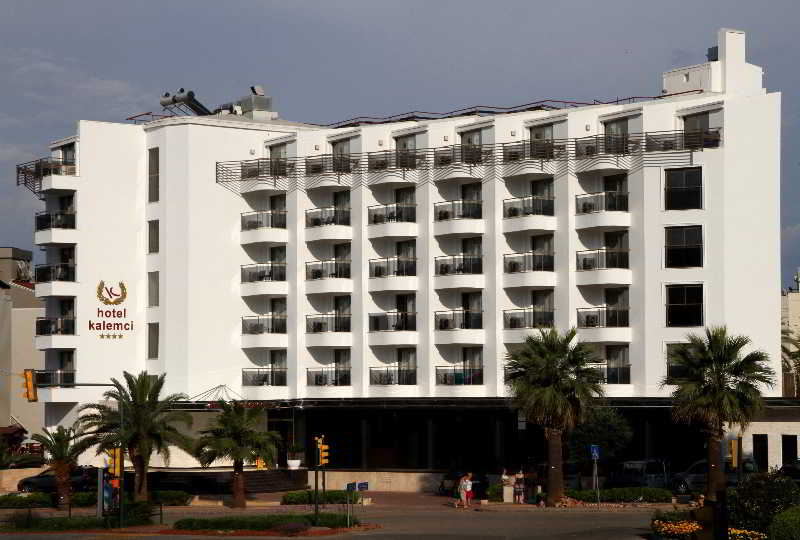 Lalila Blue Suites