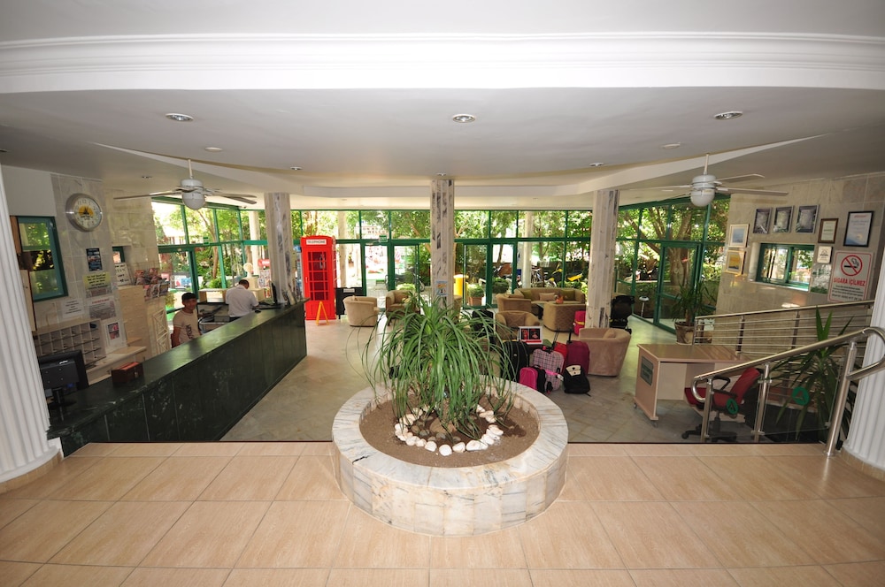 Club Atrium