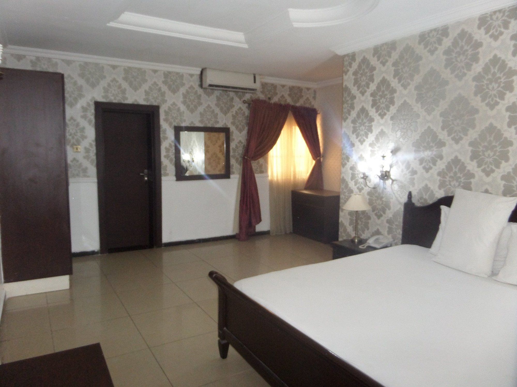 Savannah Suite Hotel Garden Gwarinpa