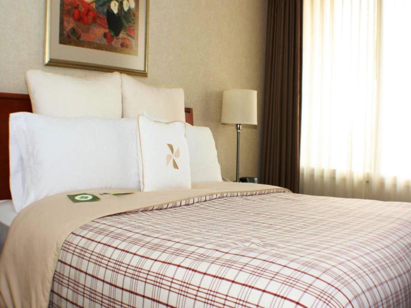 Four Points by Sheraton Charlotte