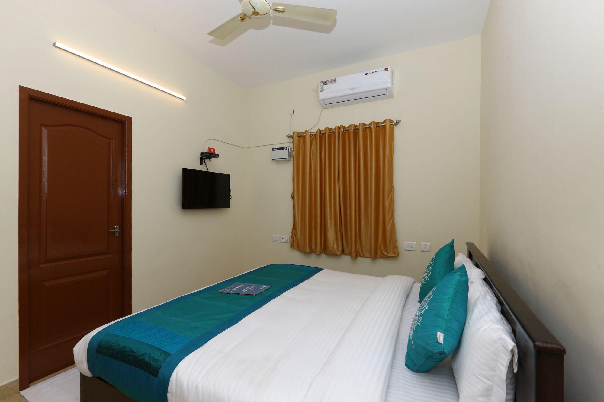 Whiteglow Serviced Apartment