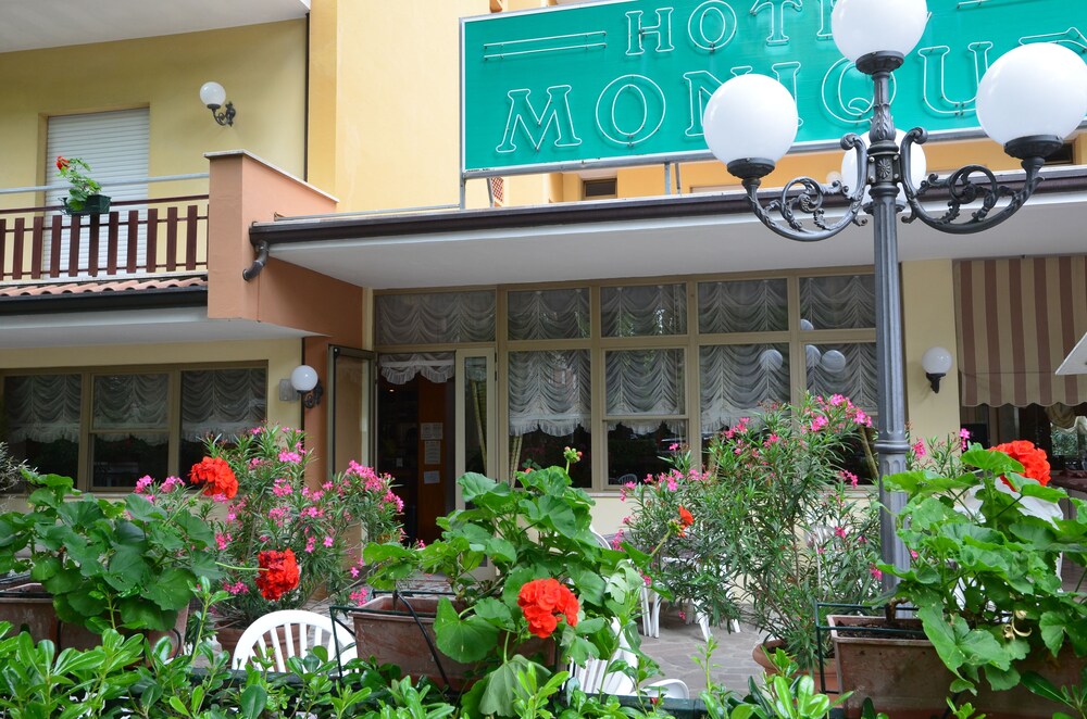 Hotel Monique