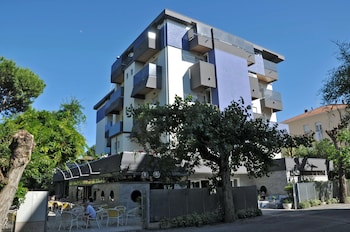 Hotel Carol