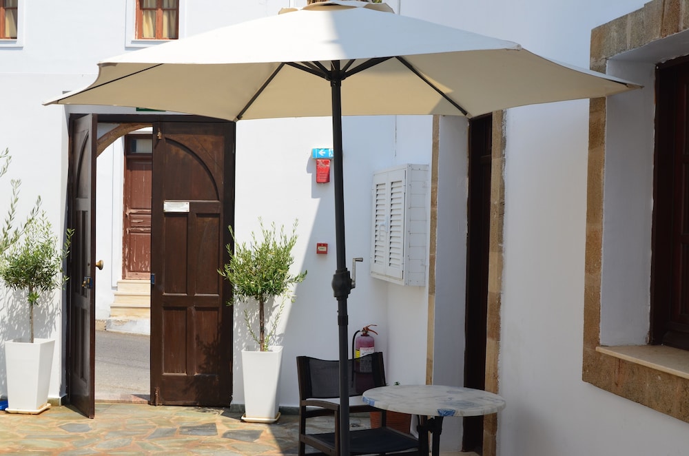 Philippos Studios & Apartments