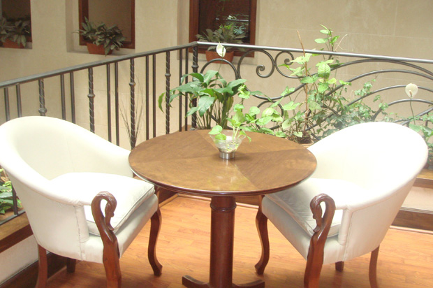 Gardi Hotel & Suites