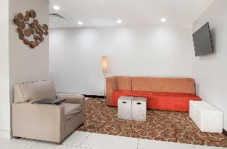 Holiday Inn Express & Suites Nashville I-40 & I- 24