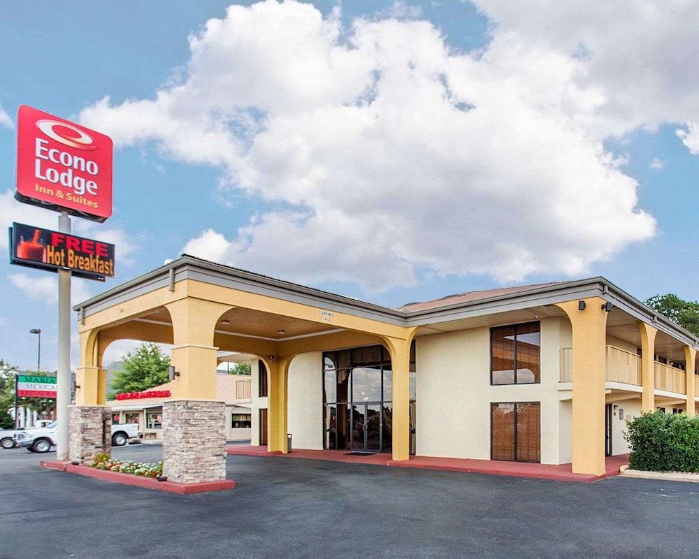 Econo Lodge Inn & Suites in Griffin