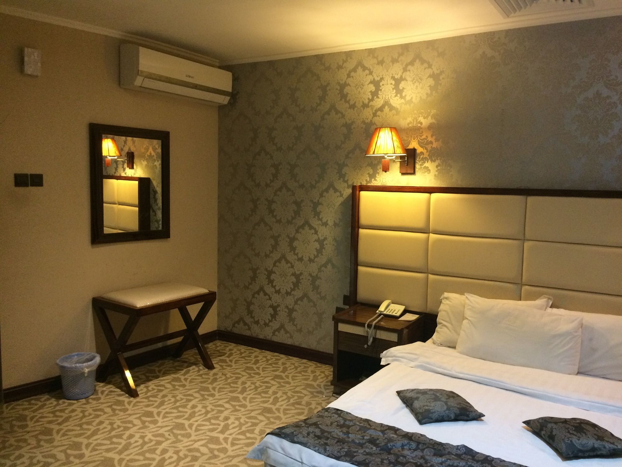 Imperial Suites Hotel