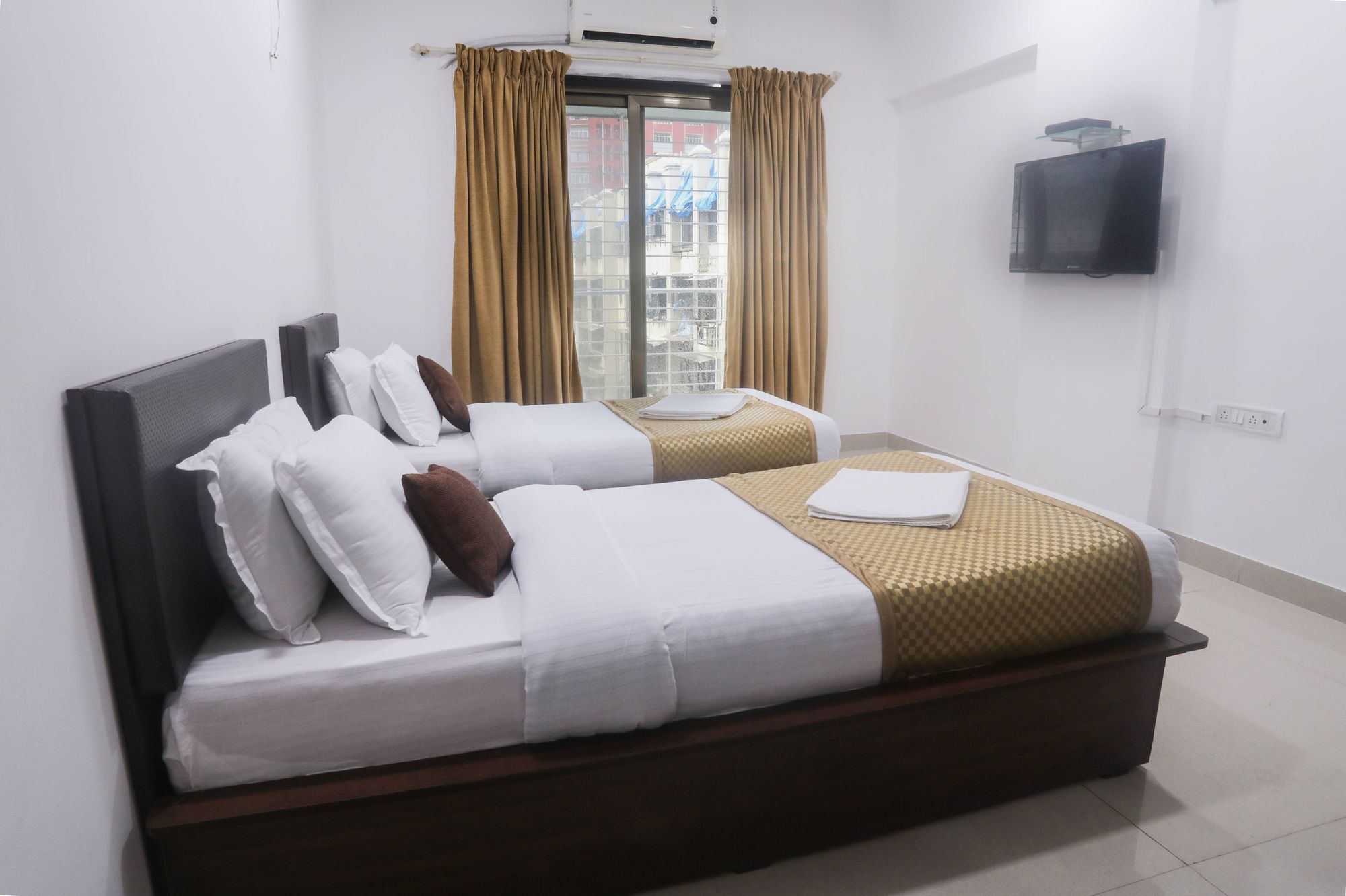 OYO 7150 Metro View Residency