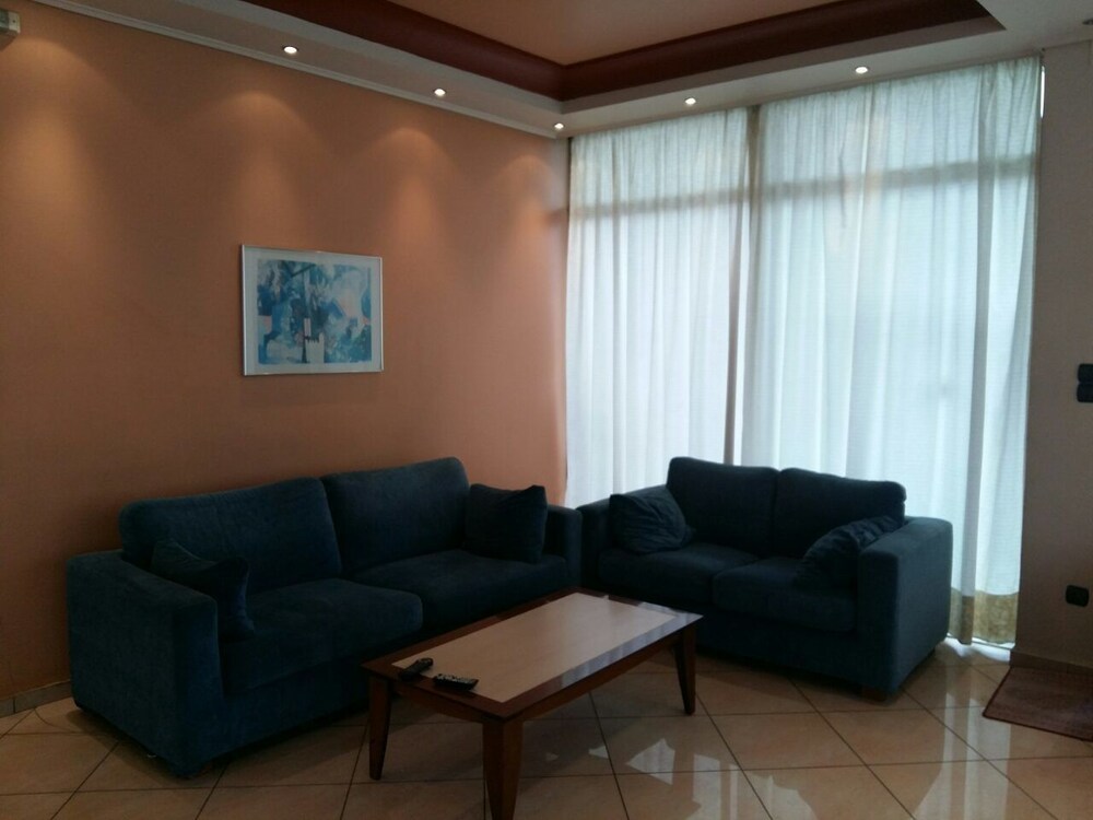 Glaros Hotel
