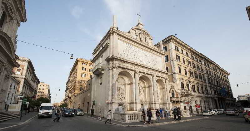 Moses Fountain Hotel