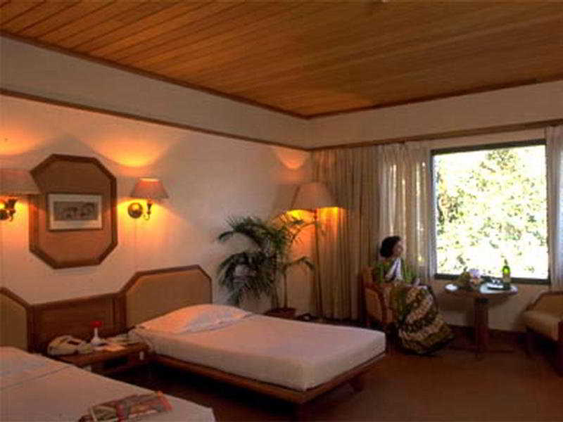 Casino Hotel - Cgh Earth