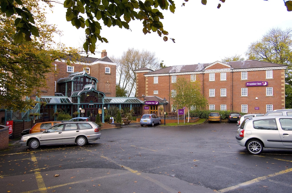 Premier Inn Stockport Central