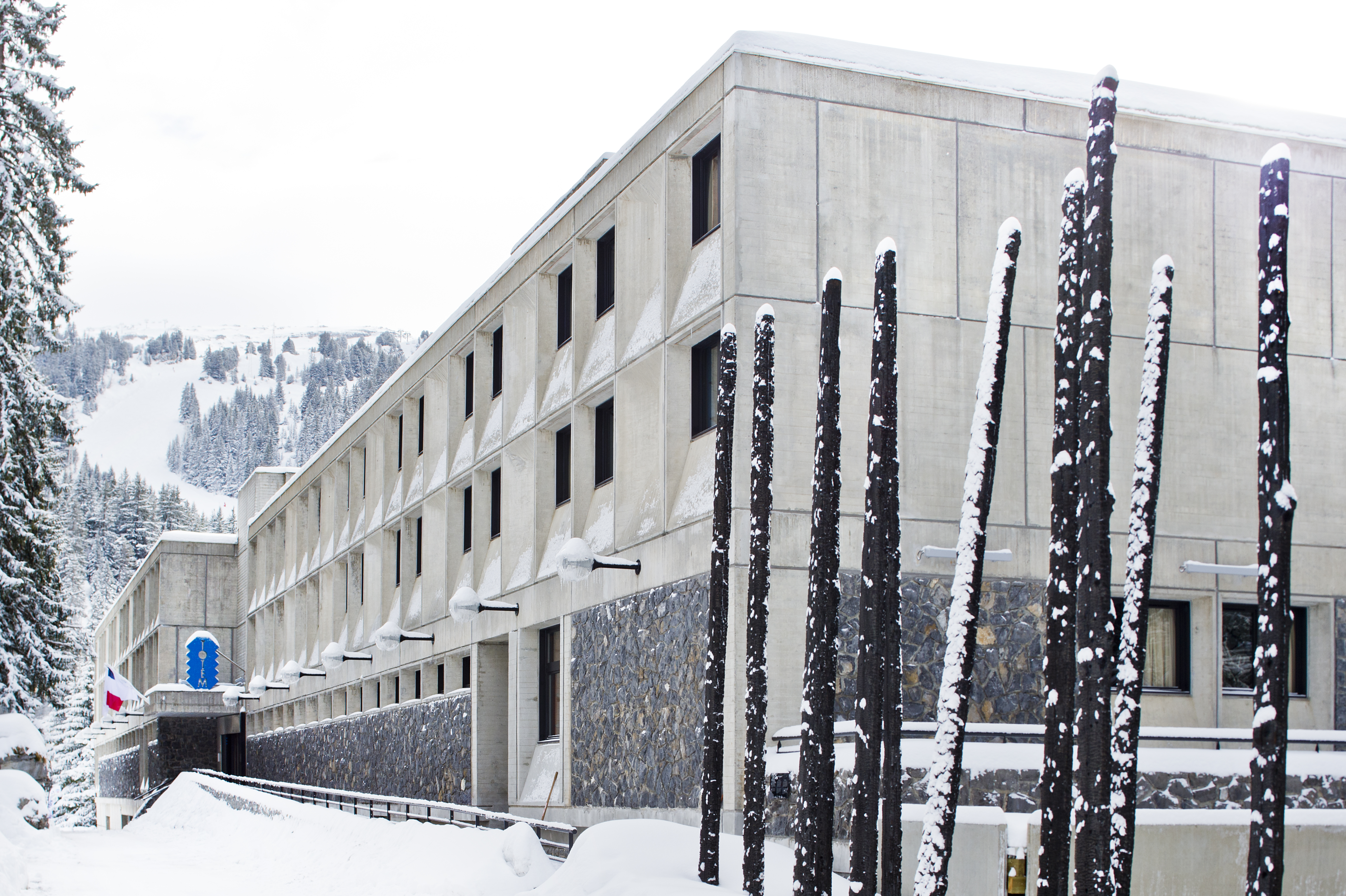 Hotel Terminal Neige Totem