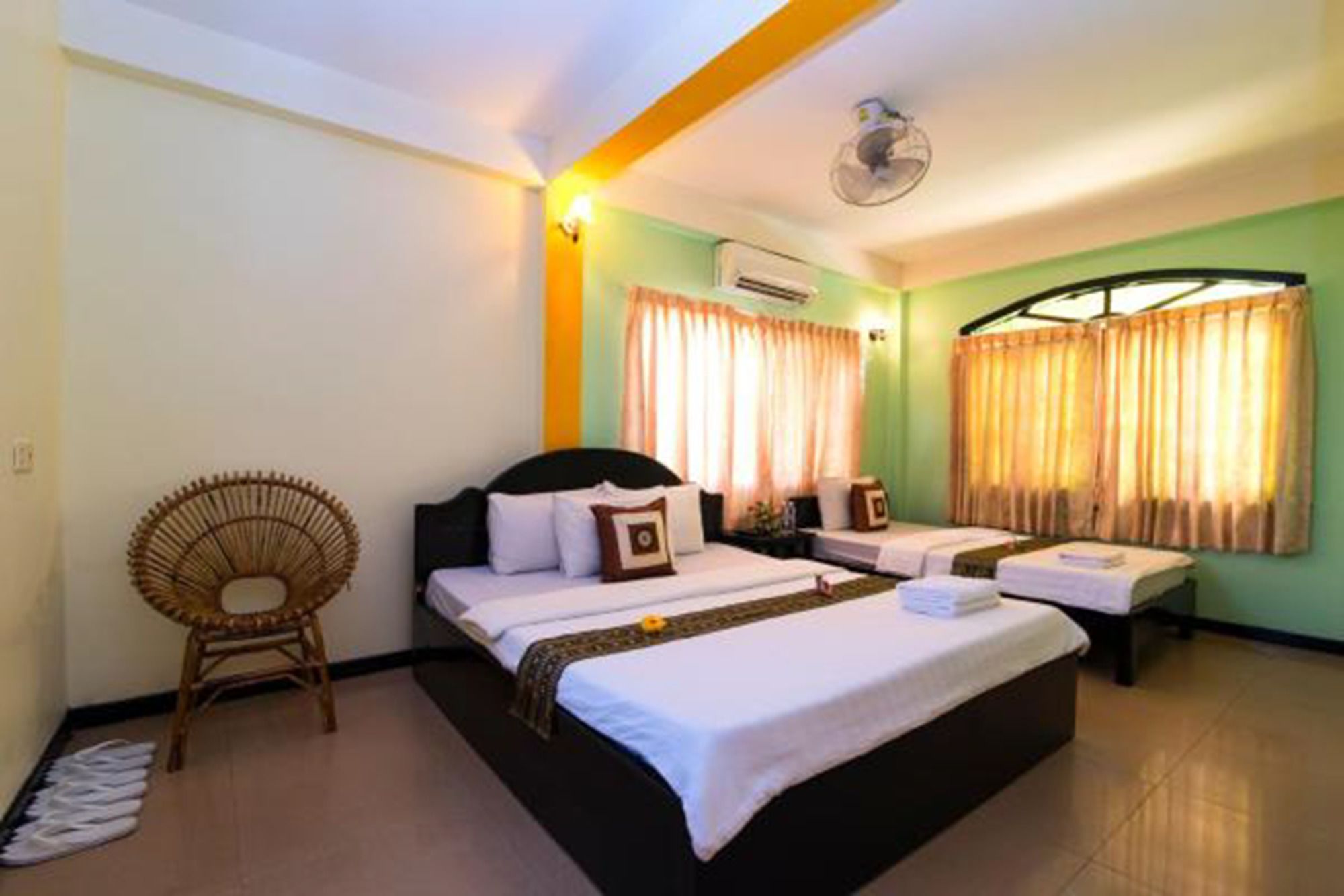 Happy Zone Inn