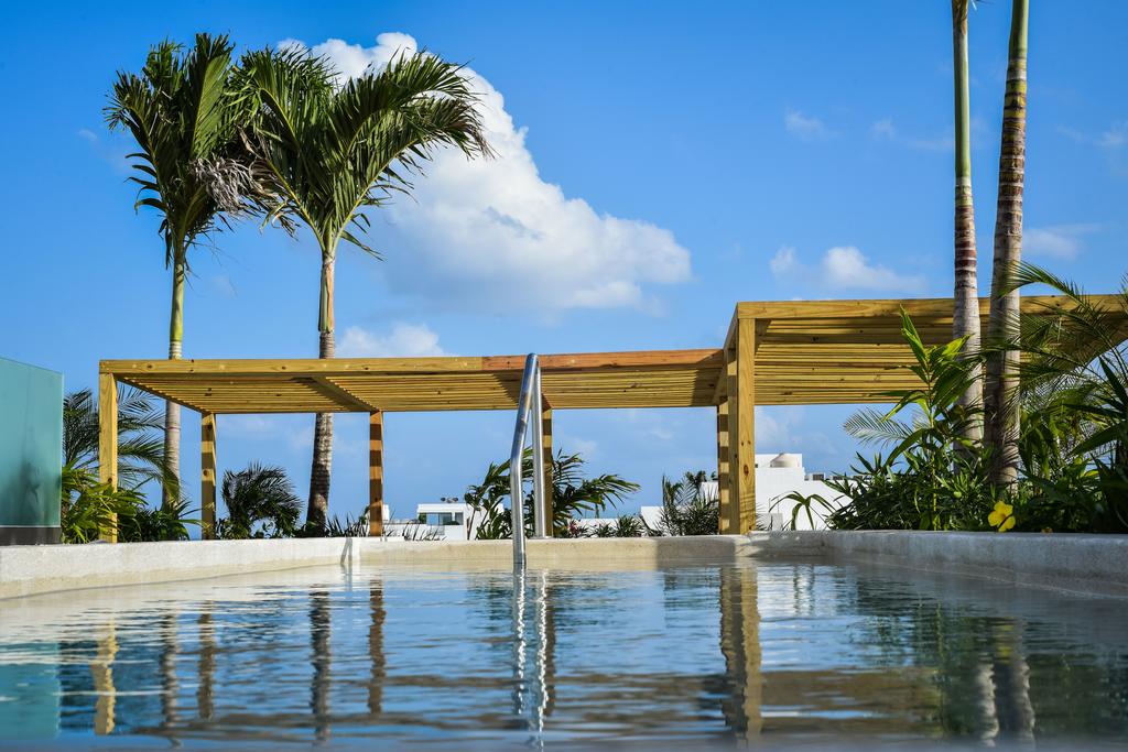 Newport House Playa Design Apartments