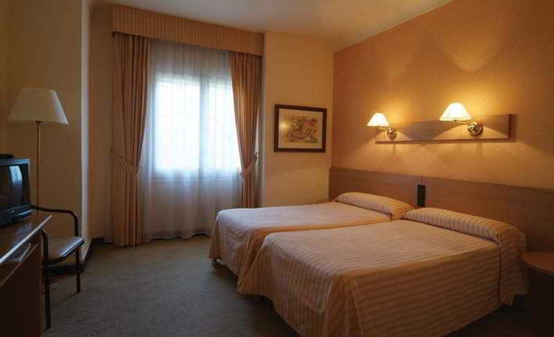Hotel Pirineos