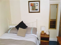 Crestwell House Bed & Breakfast
