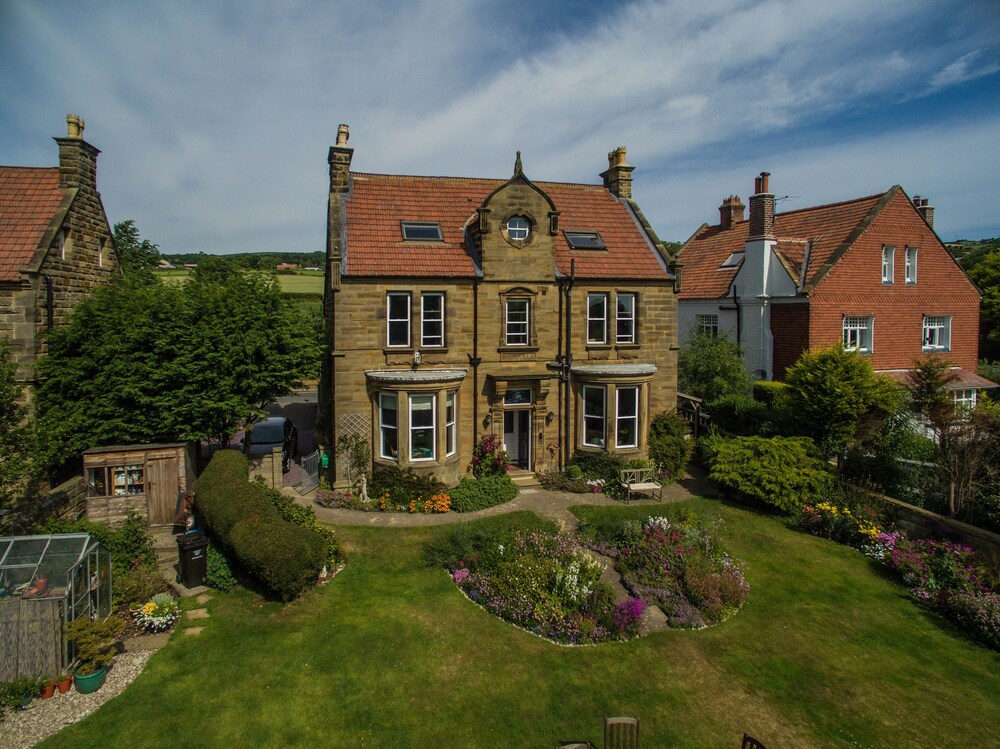Saxon Villa Bed & Breakfast