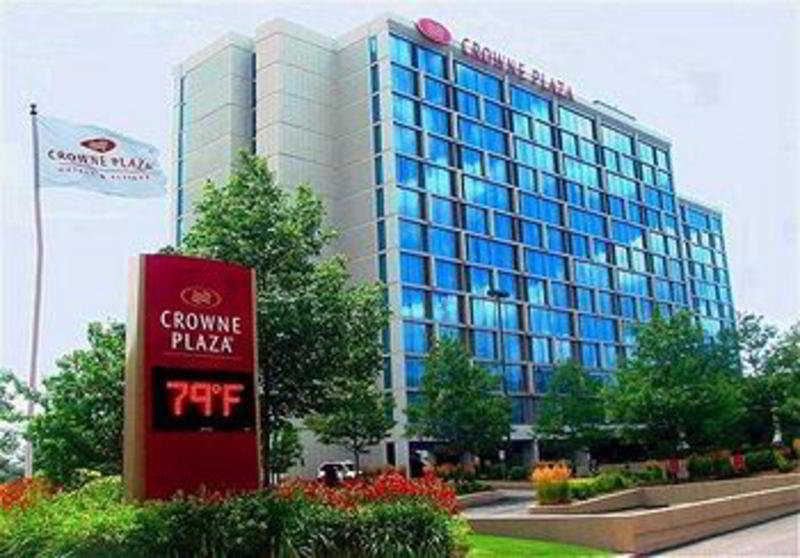 Crowne Plaza Chicago O'Hare Hotel & Conference Center