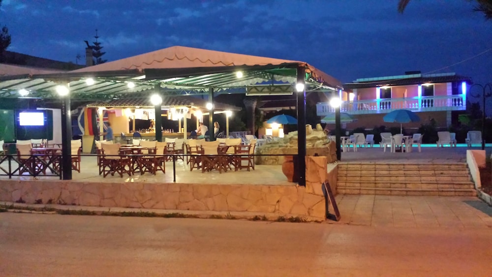 Nikolas Club