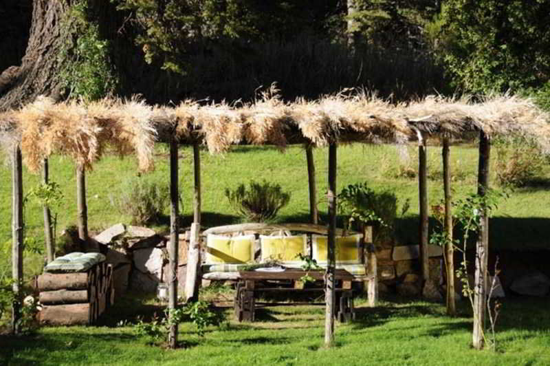 Los Juncos Patagonian Lake House