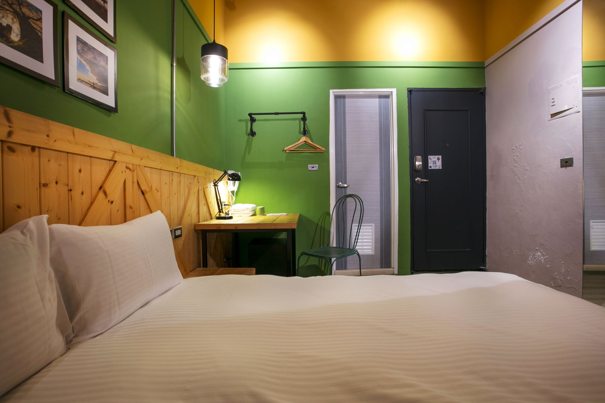Taichung Loft Hostel FengJia