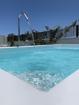 Valtisya House Pool And Airport