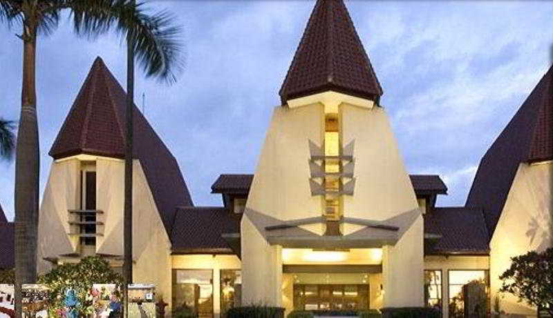 Novotel Surabaya - Hotel & Suites