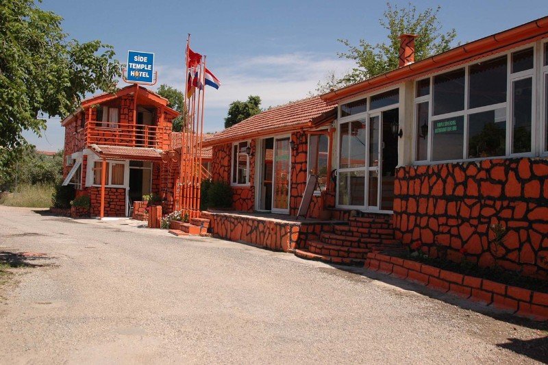 Side Temple Hotel