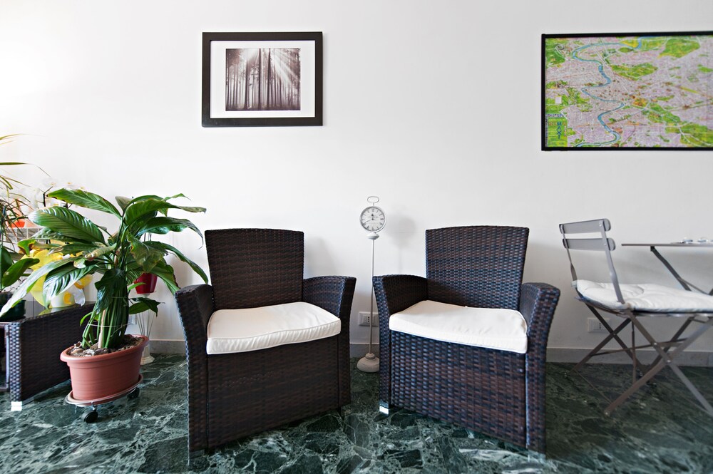 Take It Easy Roma B&B